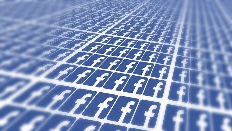 ICO emite una multa máxima de £ 500,000 a Facebook por no proteger la información personal de los usuarios